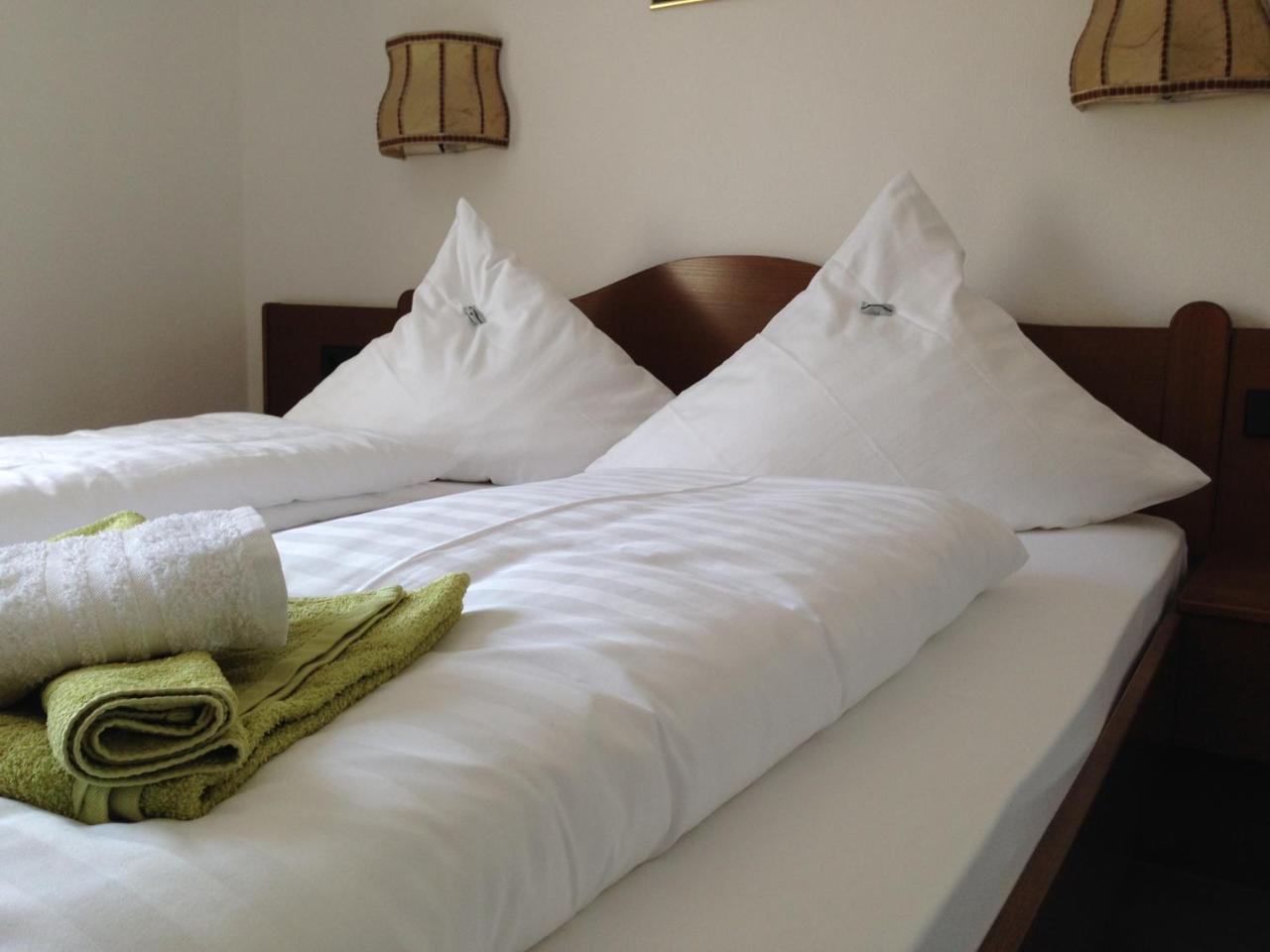 Goldene Rose Aparthotel Ebersbach an der Fils Exterior photo